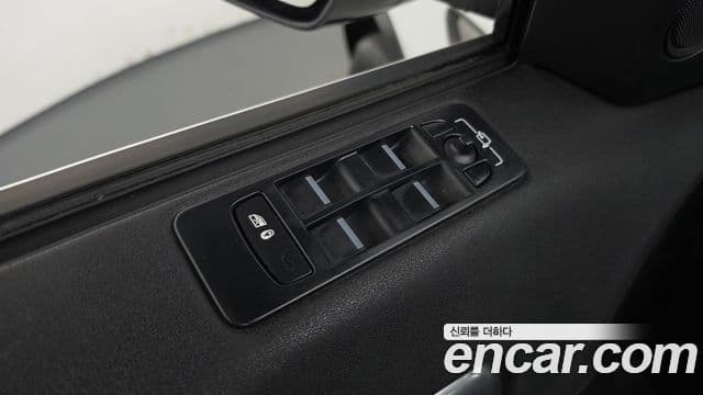 Land Rover Discovery Sport 2019 — ფოტო 35/36
