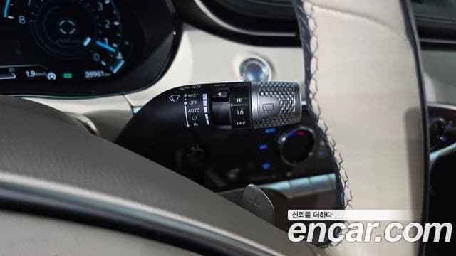Genesis GV70 2023 — ფოტო 12/32