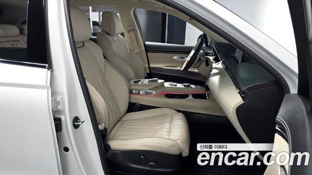 Genesis GV70 2023 — ფოტო 22/32