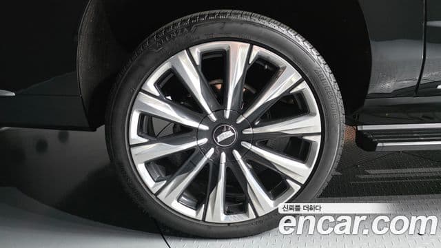 Cadillac Escalade 2025 — Photo 15/20