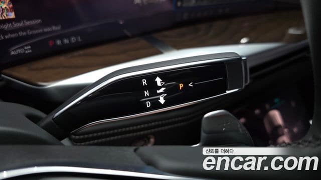 Cadillac Escalade 2025 — Photo 19/20