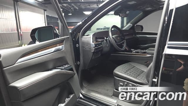 Cadillac Escalade 2025 — Photo 16/20