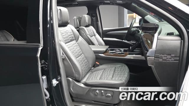 Cadillac Escalade 2025 — Photo 17/20