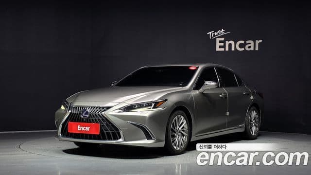 Lexus ES300h 2021 — Фото 9/20