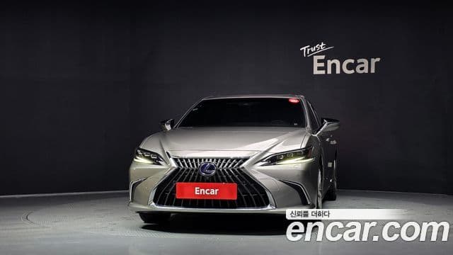 Lexus ES300h 2021 — Фото 2/20