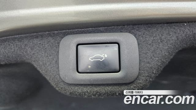 Lexus ES300h 2021 — Photo 24/34
