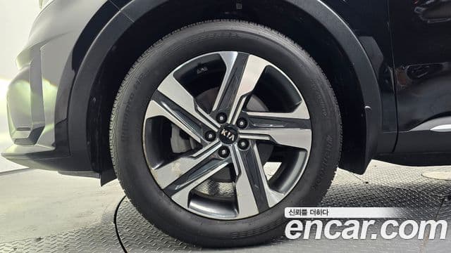 Kia Sorento 2021 — Фото 5/20