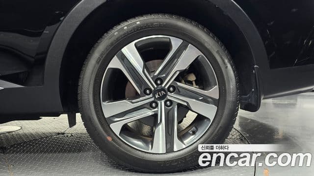 Kia Sorento 2021 — Şəkil 8/32