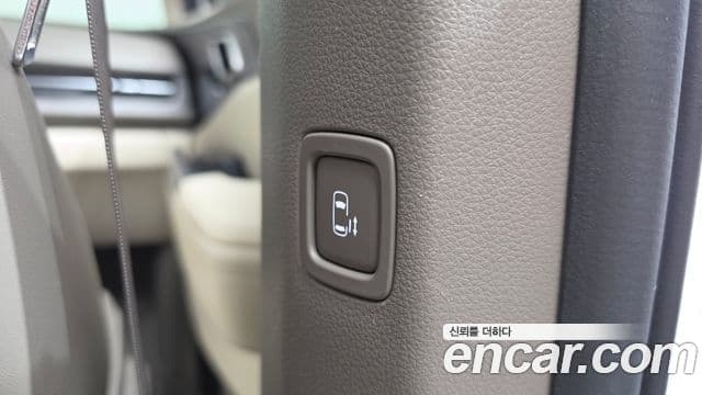 Kia Carnival 2021 — Фото 18/20