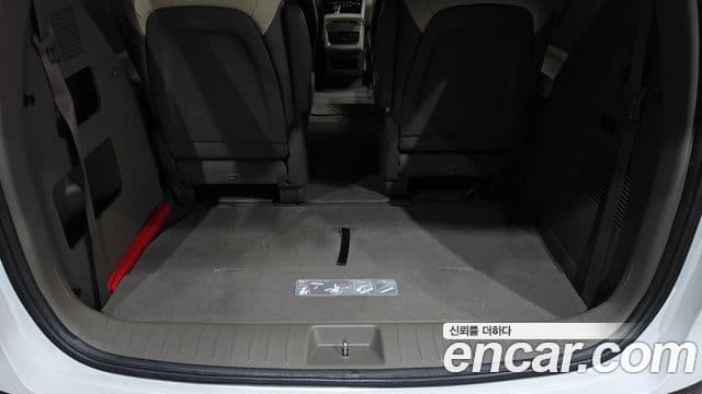 Kia Carnival 2021 — Фото 19/20