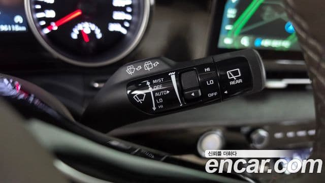 Kia Carnival 2021 — ფოტო 17/35