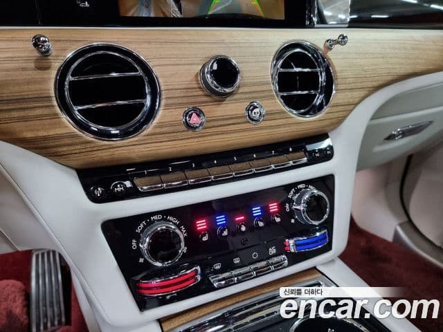 Rolls-Royce Ghost 2021 — Şəkil 15/20