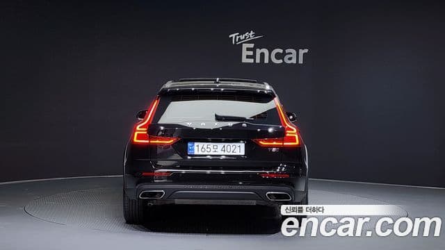 Volvo V60 Cross Country 2019 — ფოტო 4/20