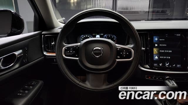 Volvo V60 Cross Country 2019 — ფოტო 13/20