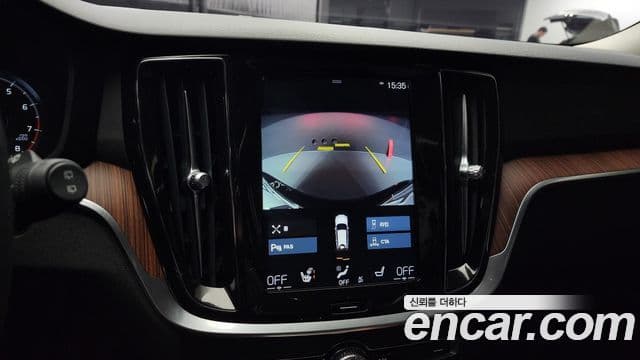 Volvo V60 Cross Country 2019 — ფოტო 16/20