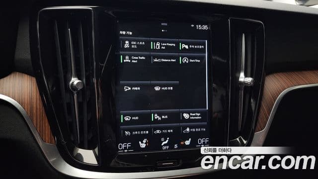 Volvo V60 Cross Country 2019 — ფოტო 17/20