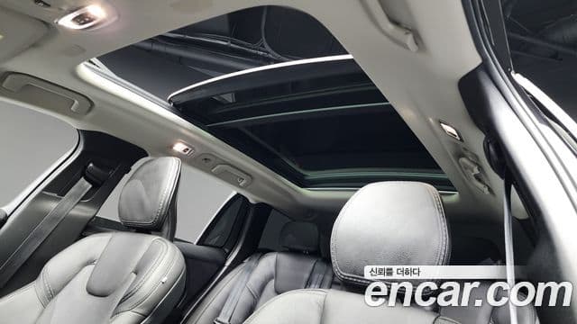 Volvo V60 Cross Country 2019 — ფოტო 19/20
