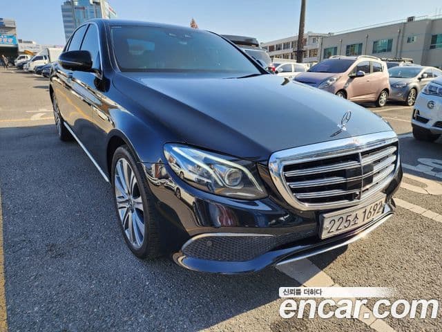 Mercedes-Benz E-Class 2020 — Photo 10/20