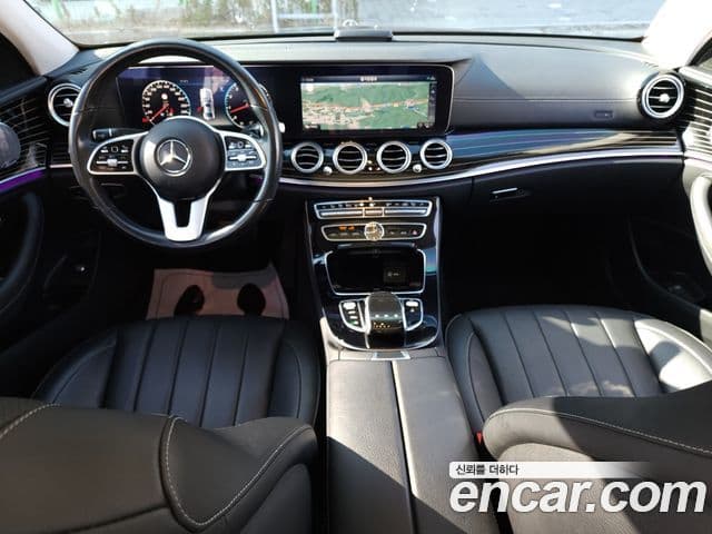 Mercedes-Benz E-Class 2020 — Photo 2/20