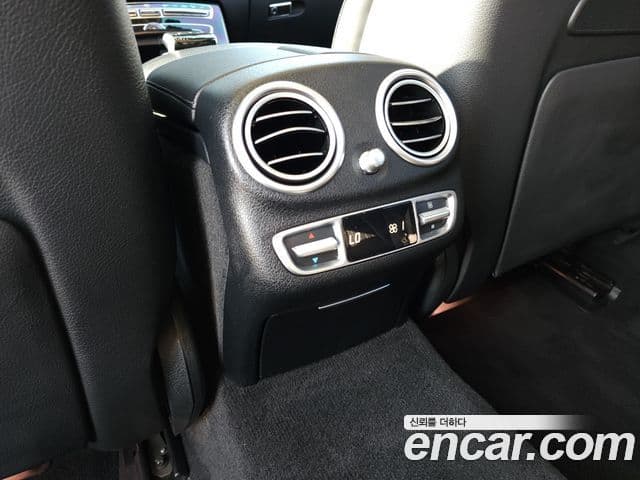 Mercedes-Benz E-Class 2020 — Photo 4/20