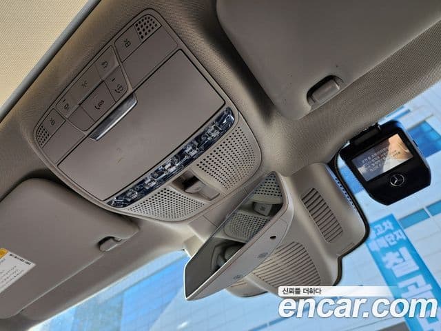 Mercedes-Benz E-Class 2020 — Photo 13/20