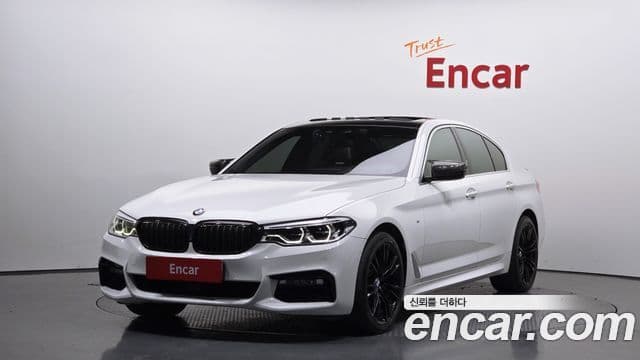 BMW 5 Series 2018 — Şəkil 13/20