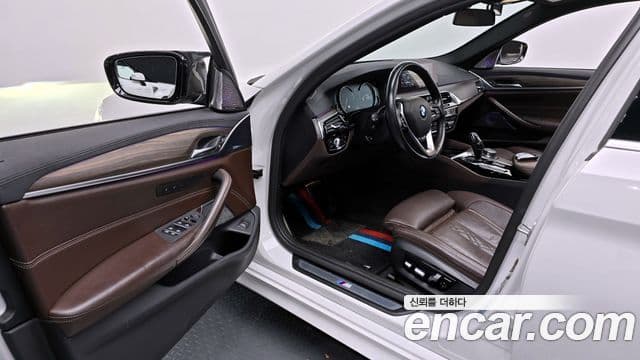 BMW 5 Series 2018 — Şəkil 2/20