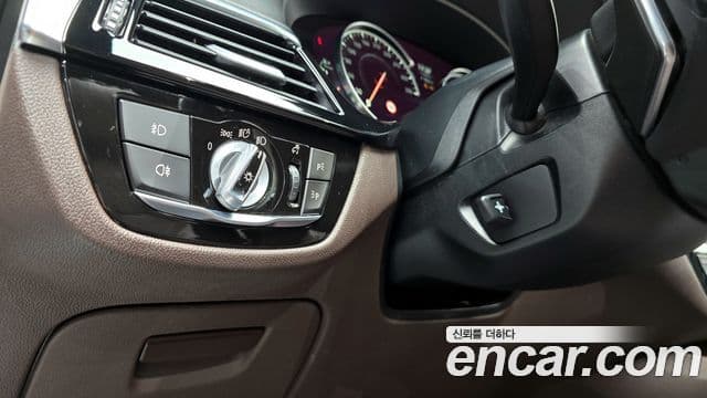 BMW 5 Series 2018 — Şəkil 19/20