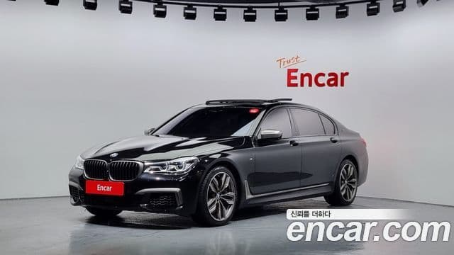 BMW 7 Series 2018 — ფოტო 17/20