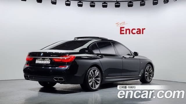 BMW 7 Series 2018 — ფოტო 19/20