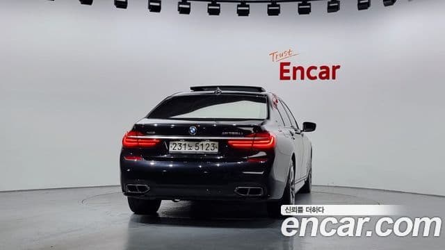 BMW 7 Series 2018 — ფოტო 16/20