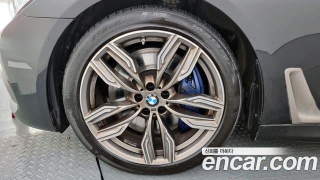 BMW 7 Series 2018 — ფოტო 12/20