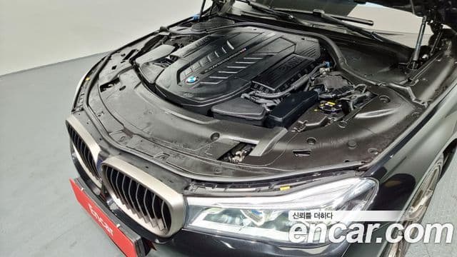 BMW 7 Series 2018 — ფოტო 5/20