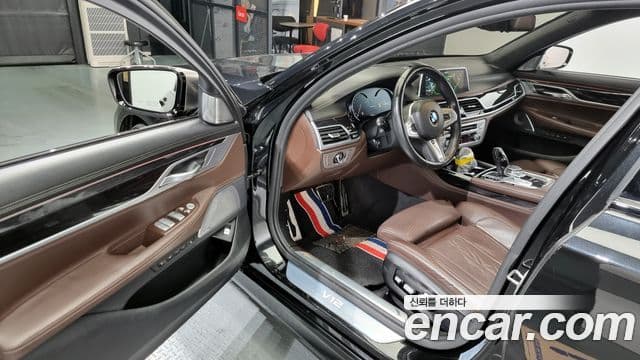 BMW 7 Series 2018 — ფოტო 11/20