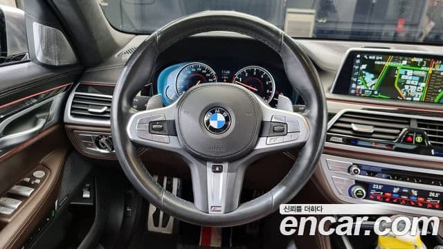 BMW 7 Series 2018 — ფოტო 4/20