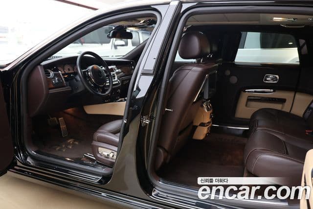 Rolls-Royce Ghost 2018 — Photo 19/20