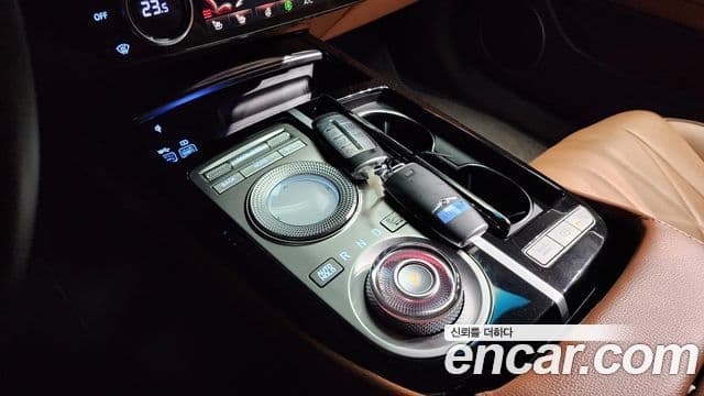 Genesis Electrified G80 2021 — ფოტო 8/20