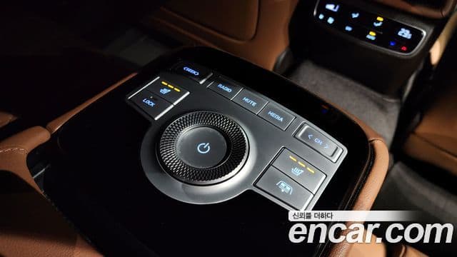 Genesis Electrified G80 2021 — ფოტო 19/20