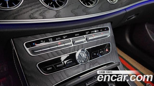 Mercedes-Benz E-Class 2019 — Şəkil 19/20
