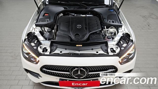 Mercedes-Benz E-Class 2023 — ფოტო 6/20