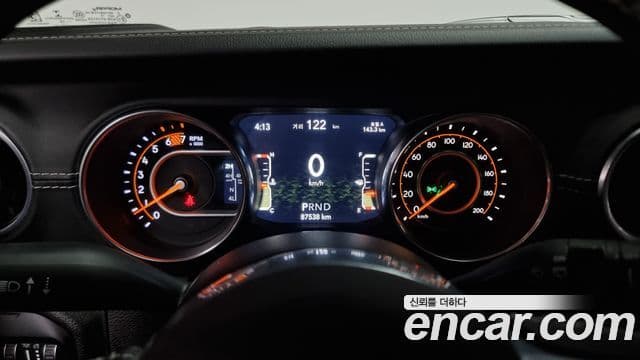 Jeep Wrangler 2019 — Şəkil 8/20