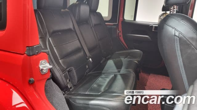 Jeep Wrangler 2019 — Şəkil 12/20