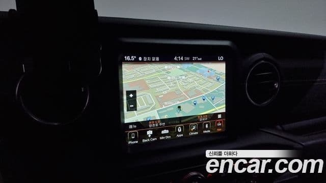 Jeep Wrangler 2019 — Şəkil 14/20