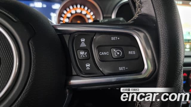 Jeep Wrangler 2019 — Şəkil 18/20
