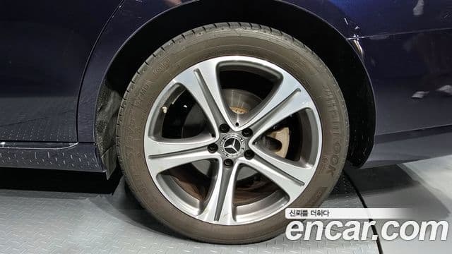 Mercedes-Benz E-Class 2019 — Şəkil 14/20