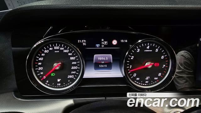 Mercedes-Benz E-Class 2019 — Şəkil 11/20