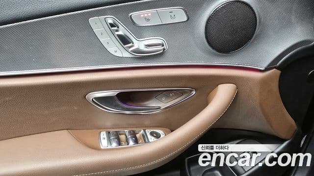 Mercedes-Benz E-Class 2019 — Şəkil 12/20