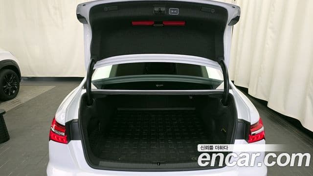 Audi A6 2021 — Photo 17/20