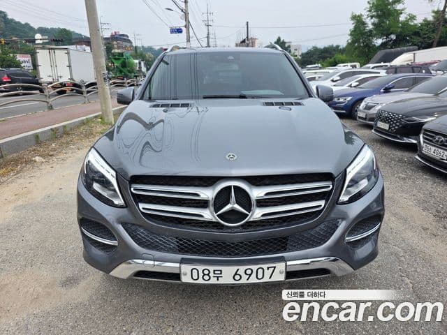 Mercedes-Benz GLE-Class 2018 — Photo 4/20