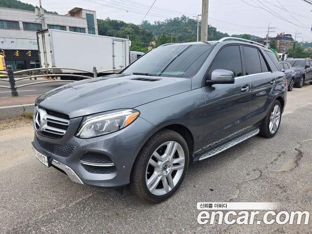 Mercedes-Benz GLE-Class 2018 — Photo 13/20